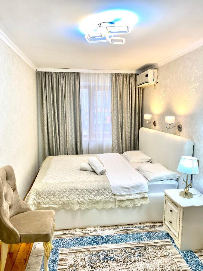 Apartamento Просторная 3 Комнатная Квартира На Арбате Almatý Exterior foto